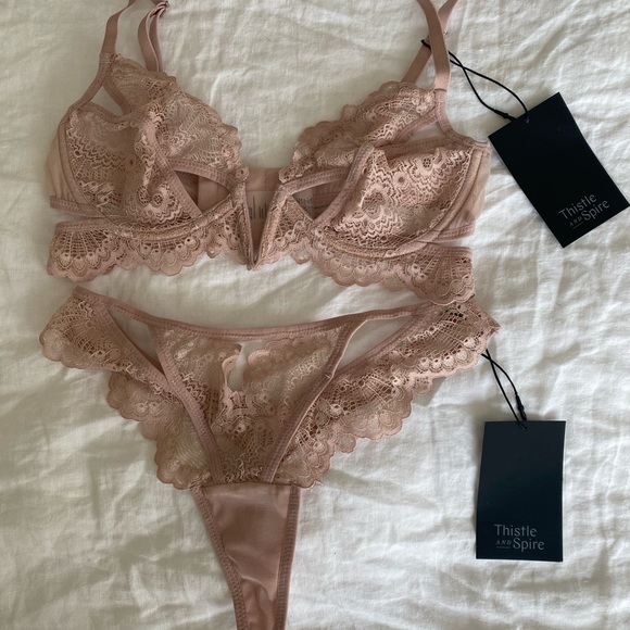 Thistle & Spire Kane Cut Out V-Wire Bra 32C & Thong xs - Blush - Picture 3 of 4